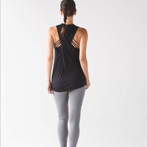 Lululemon Bend and Twist tank- size 4 Black